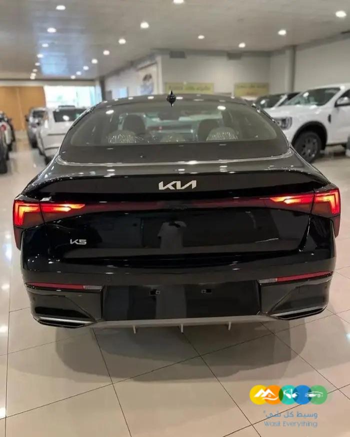 كيا K5 ستاندر 2024 لون اسود