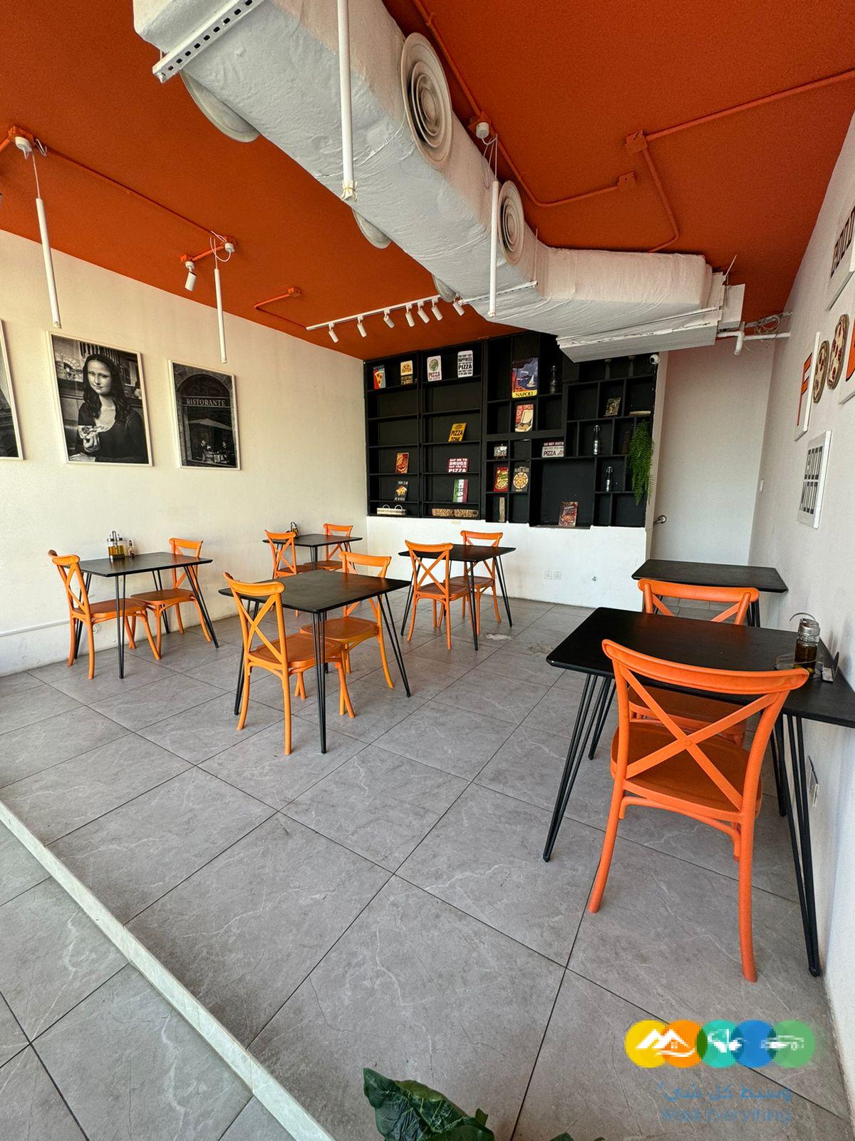 مطعم بيتزا ايطالية للتقبيل في حي النهضة بكامل معداته