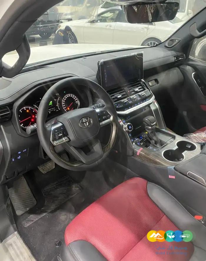 لاندكروزر – VXR – فل كامل – بريمي – 2024 اصفار