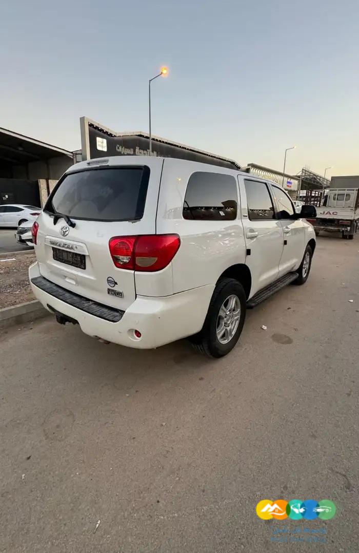 تويوتا – سيكويا – نص فل – سعودي – 2014