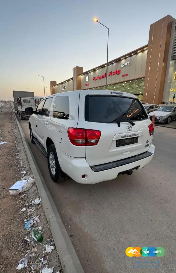 تويوتا – سيكويا – نص فل – سعودي – 2014