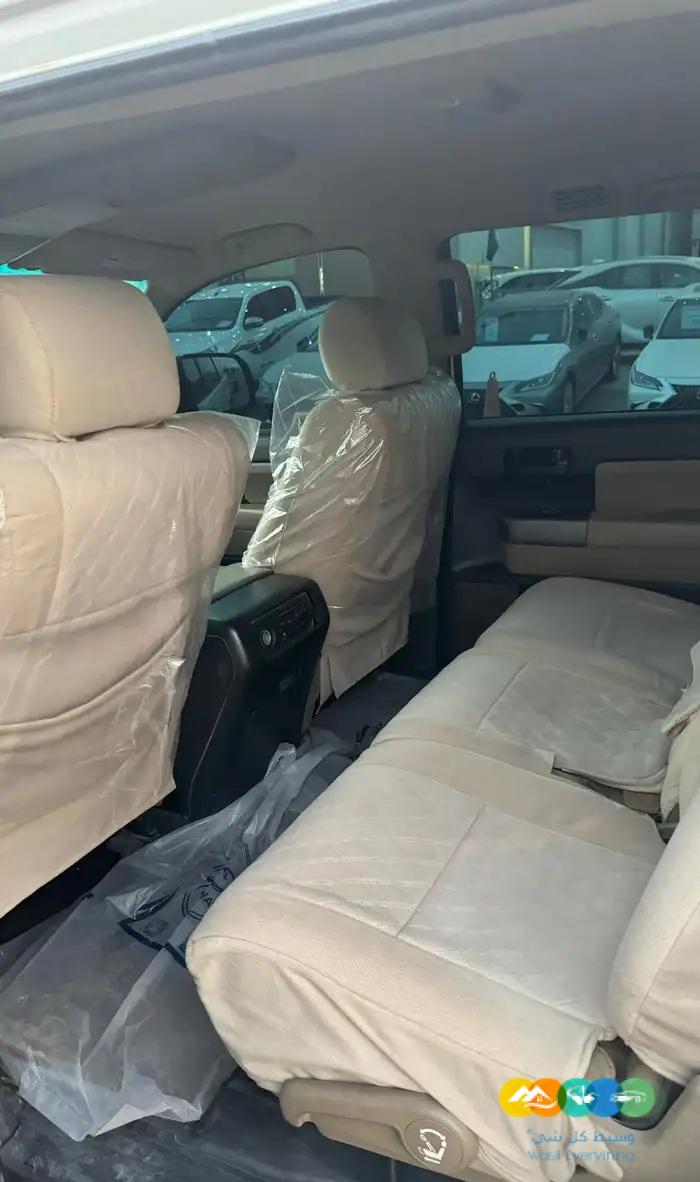 تويوتا – سيكويا – نص فل – سعودي – 2014