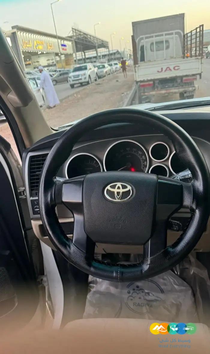 تويوتا – سيكويا – نص فل – سعودي – 2014