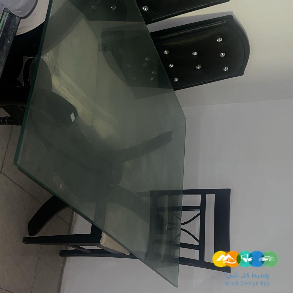 للبيع طاولة سفرة من 6 كراسي