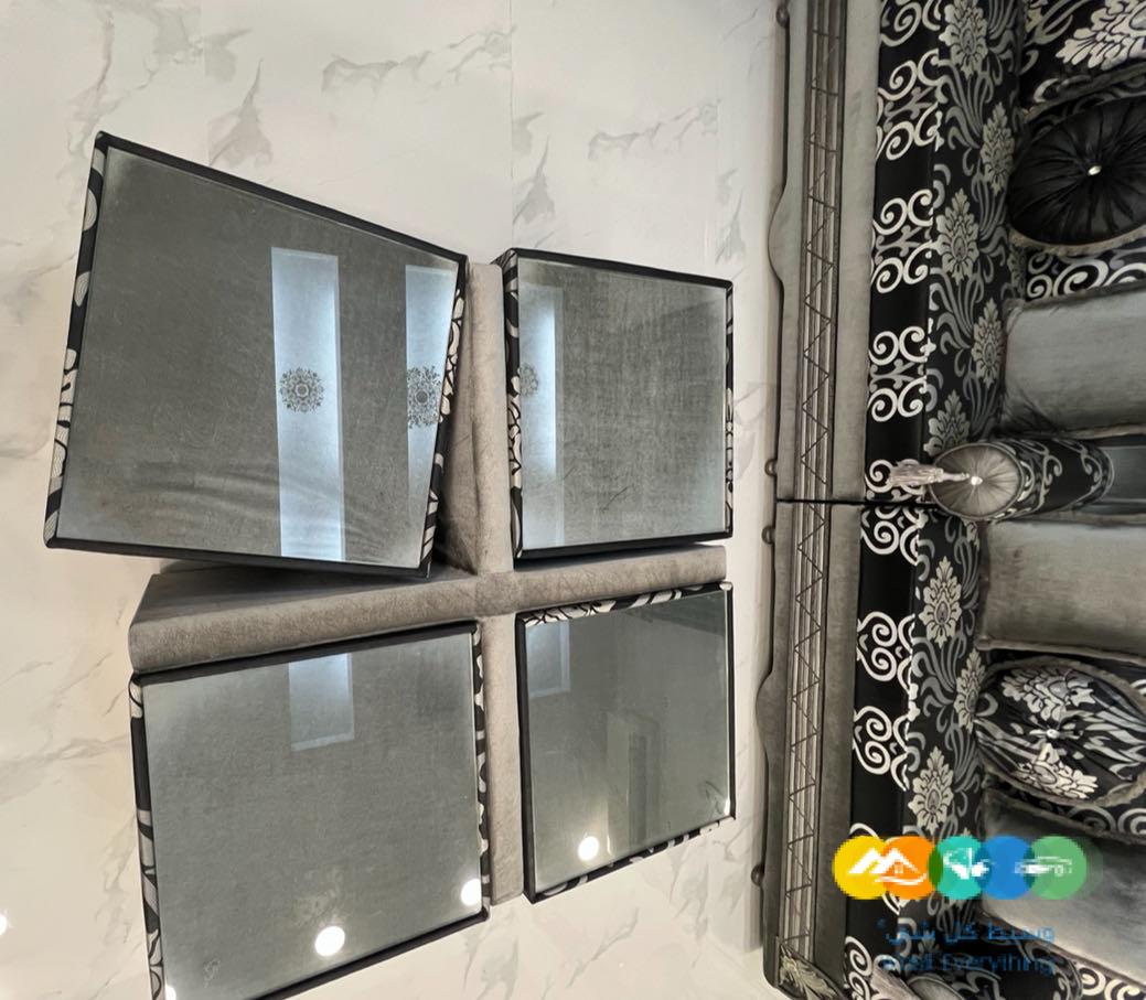 طقم جلوس بالون الاسود و الفضي