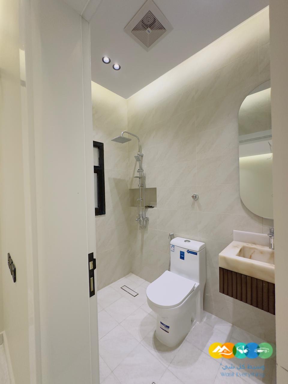 شقة 4 غرف بحي الفيصلية تقبل الكاش والبنك أفراغ فوري