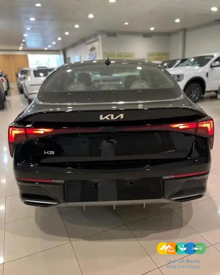كيا k5 ستاندر 2024 لون اسود