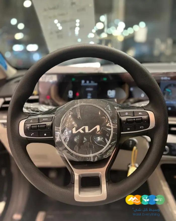 كيا k5 ستاندر 2024 لون اسود