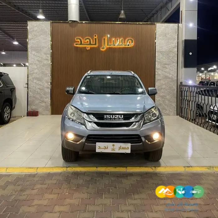 جيب ايسوزو MUX موديل 2015 ديزل