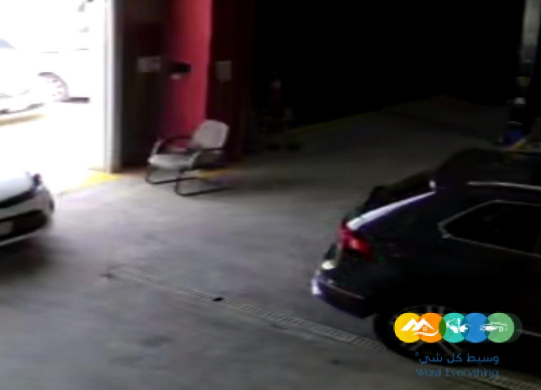 ورشة ومركز صيانة سيارات للتقبيل