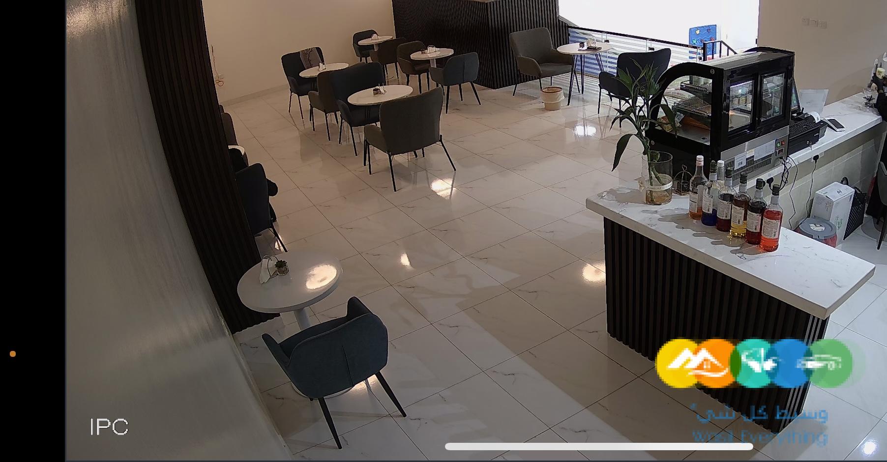 العاب اطفال وانشطه حركيه ومقهى لتقبيل