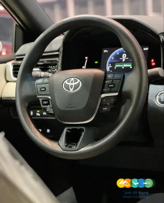 كامري – E – 2025 – ابيض لؤلؤي – عبد اللطيف _ تم البيع