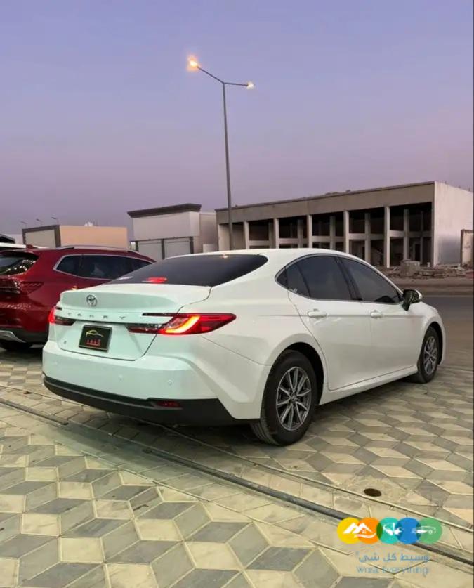 كامري – E – 2025 – ابيض لؤلؤي – عبد اللطيف _ تم البيع