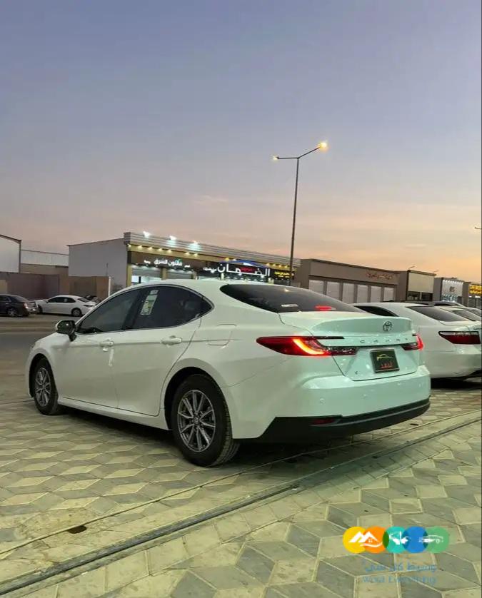 كامري – E – 2025 – ابيض لؤلؤي – عبد اللطيف _ تم البيع