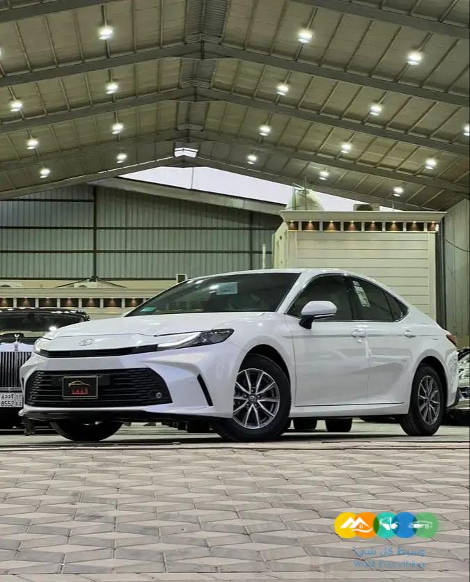 كامري – E – 2025 – ابيض لؤلؤي – عبد اللطيف _ تم البيع