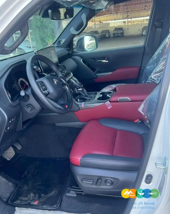 لاندكروزر GR Sport 2023 عداد قليل