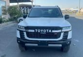 لاندكروزر GR Sport 2023 عداد قليل