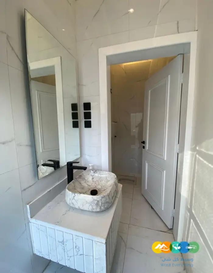 للبيع فيلا مودرن دورين وملحق شمال الخميس