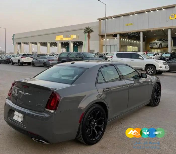 كرايزلر 300 موديل 2016