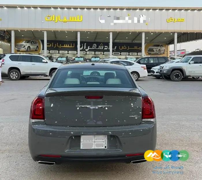 كرايزلر 300 موديل 2016