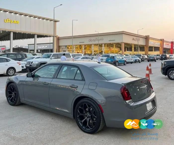 كرايزلر 300 موديل 2016