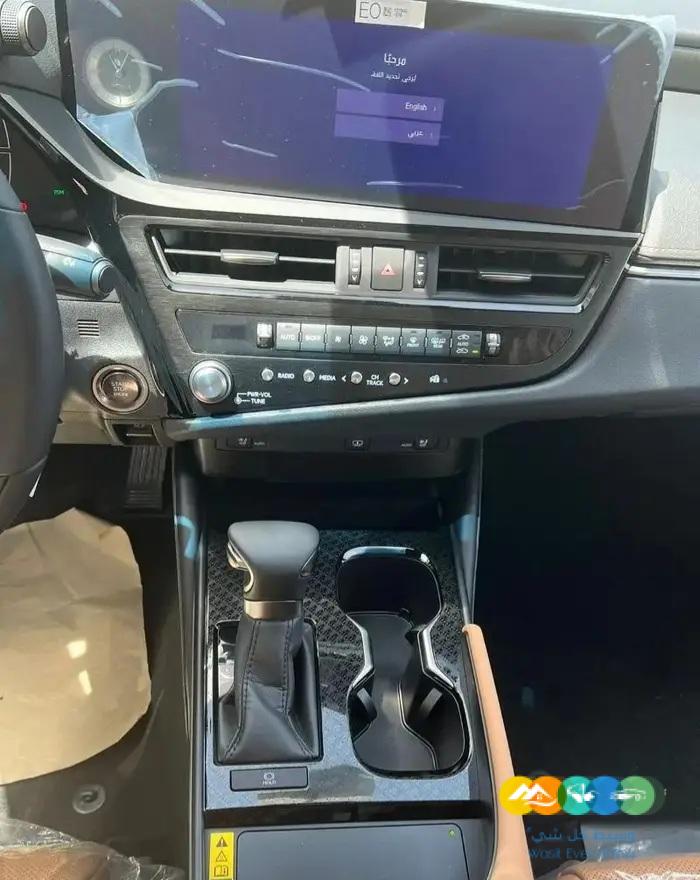 لكزس ES 350 DD موديل 2024 سعودي ابيض ورمادي