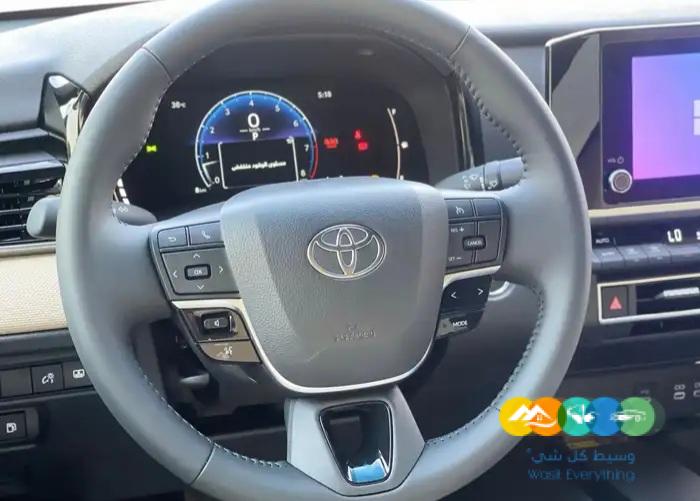 تويوتا كامري ال اي رمادي 2025 اصفار