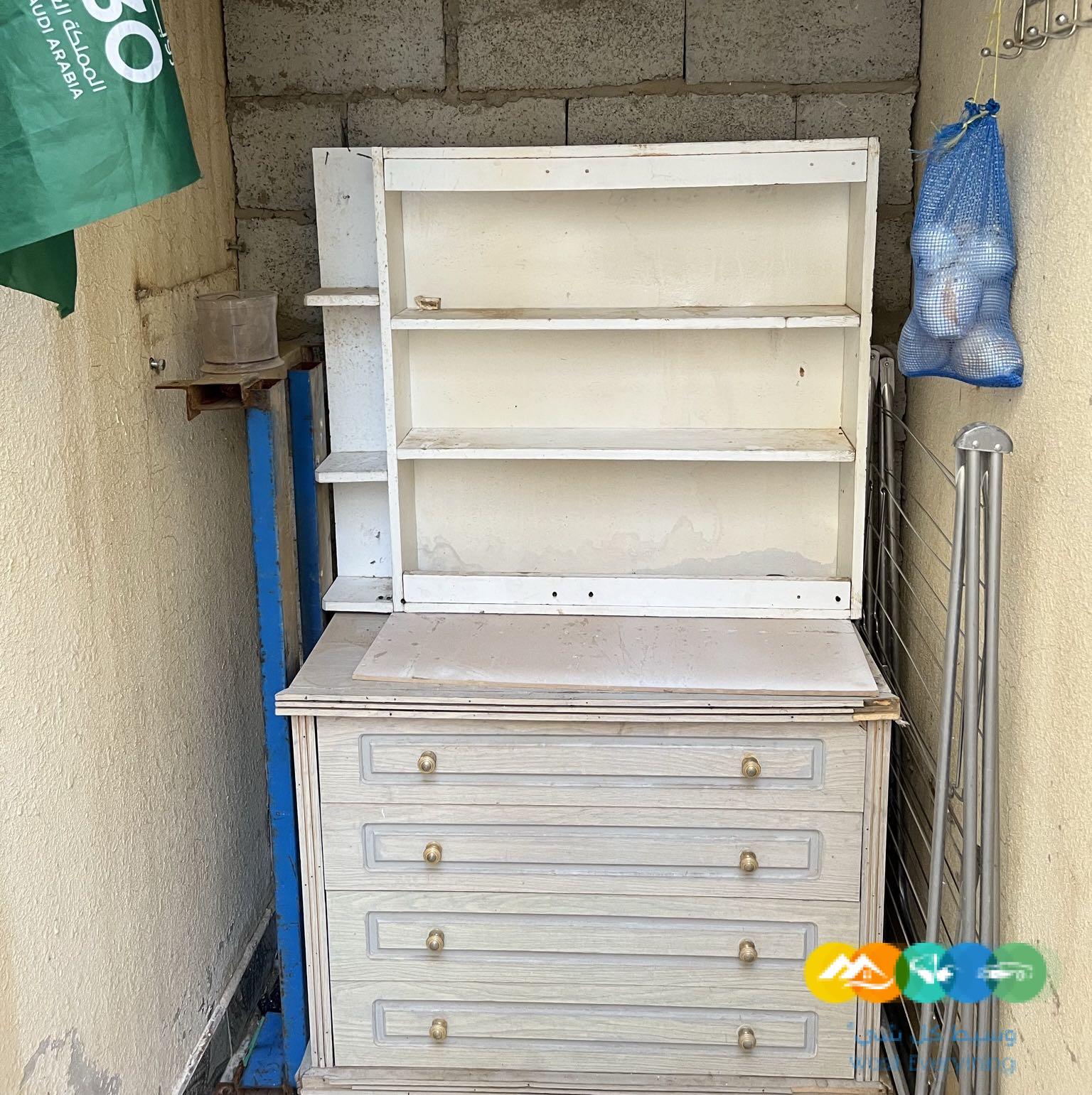 للإيجار الشهري غرفة عزاب بغرب الرياض