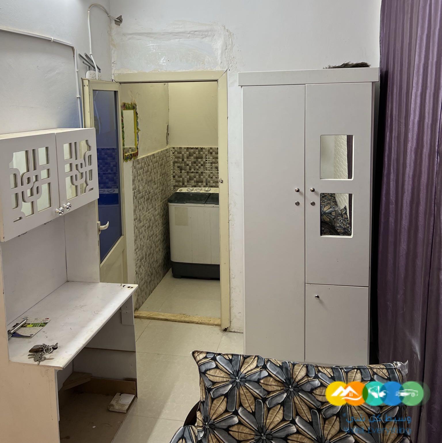 للإيجار الشهري غرفة عزاب بغرب الرياض