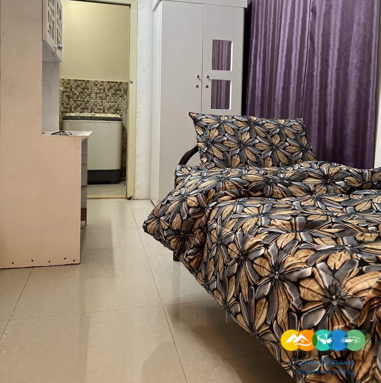 للإيجار الشهري غرفة عزاب بغرب الرياض