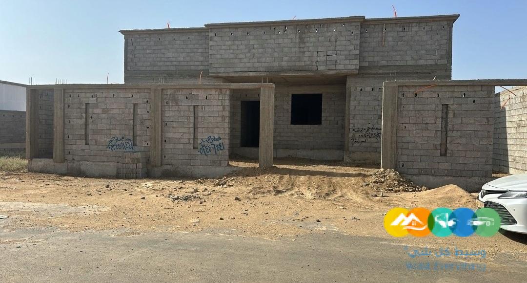 قطعة ارض نخلان مقام عليها عماره عظم 0502761647