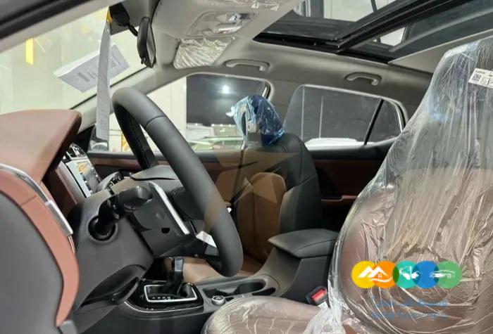 كريتا كمفورت ابيض سقف اسود 2025 كاش _ اقساط