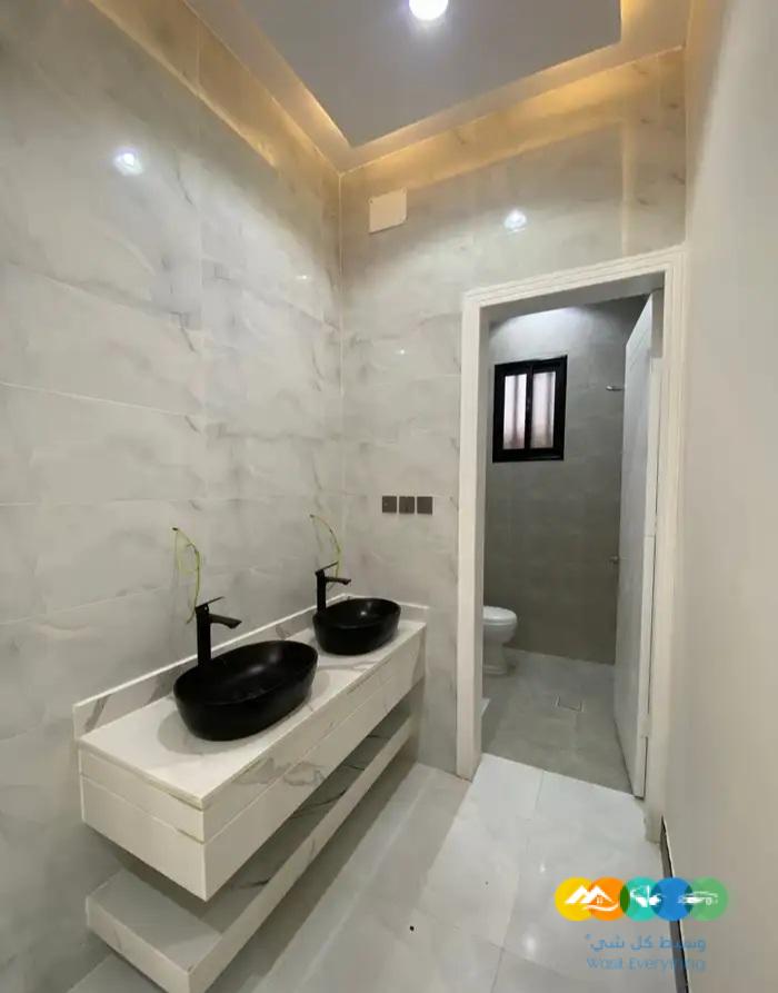 للبيع شقق ارضيه وعلويه بمداخل مستقله مع مصعد