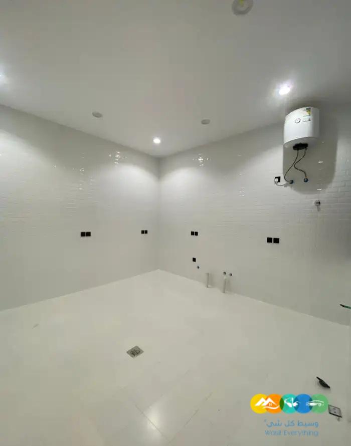 للبيع فيلا دورين وملحق طريق المدينه العسكريه