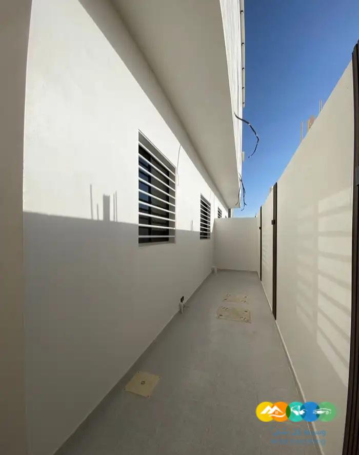 للبيع فيلا دورين وملحق طريق المدينه العسكريه