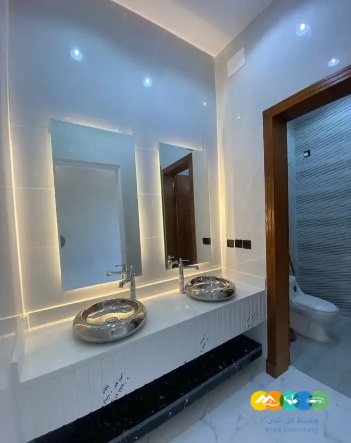 للبيع فيلا دورين وملحق طريق المدينه العسكريه