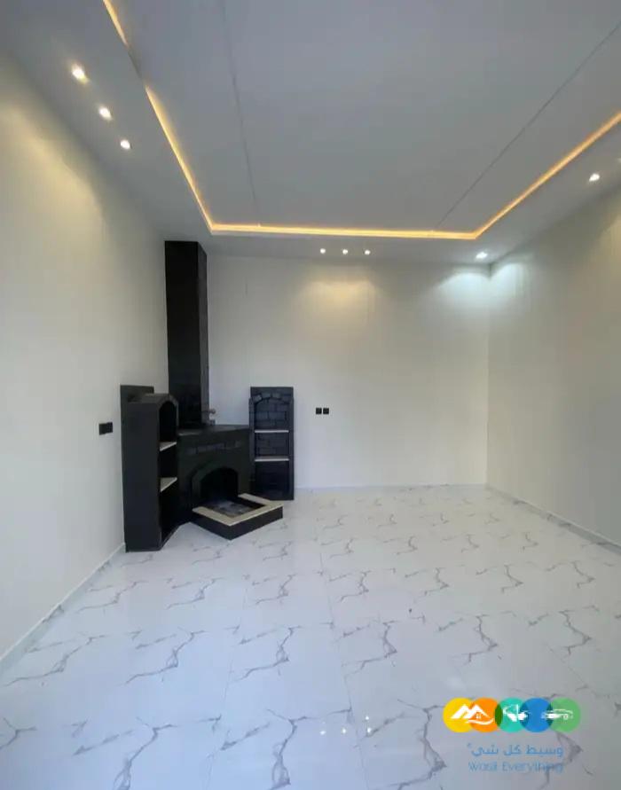 للبيع فيلا دورين وملحق طريق المدينه العسكريه