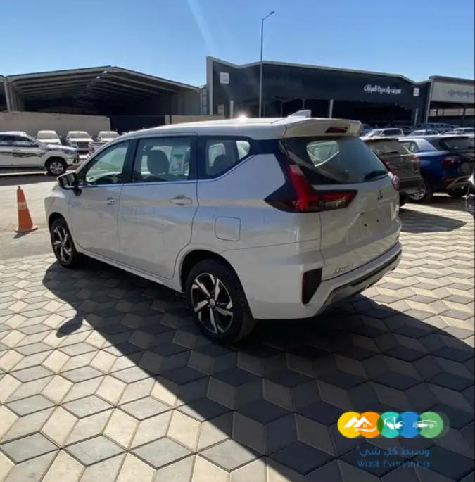 ميتسوبيشي اكسباندر 1500 – جنوط مخمل – 2024