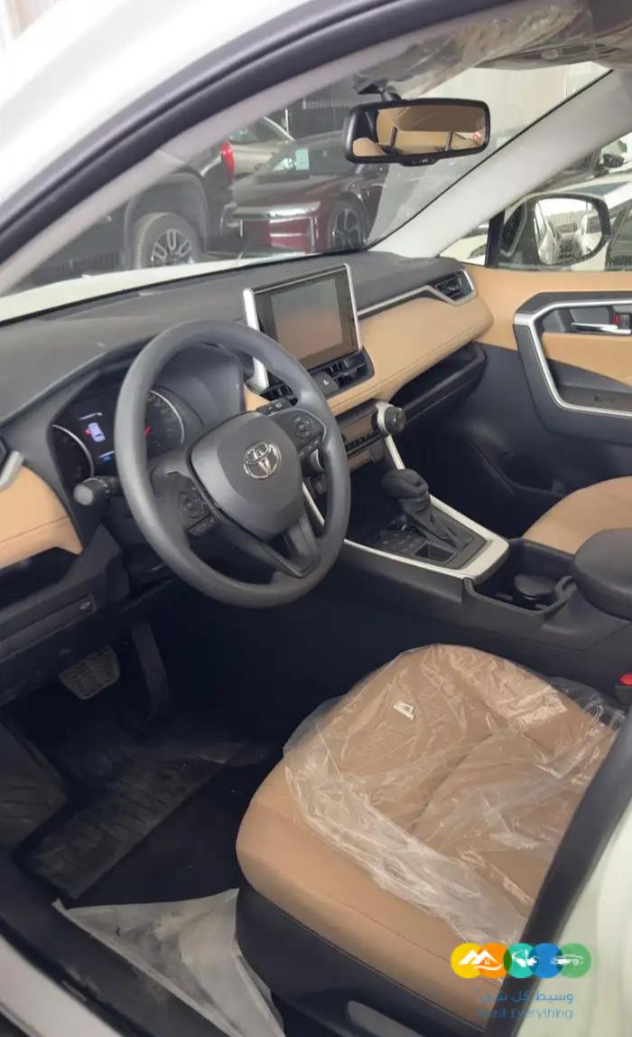 راف فور XLE – بنزين 2.5 – بريمي – 2024