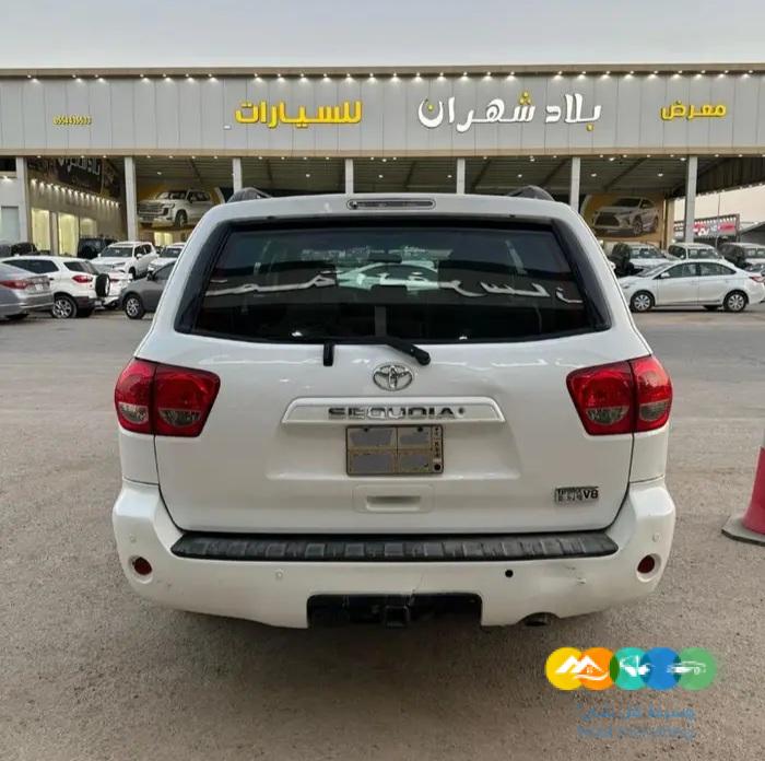 تويوتا سيكويا 2013