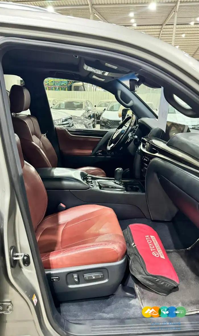 لكزس LX570 – فل كامل – سعودي – 2016