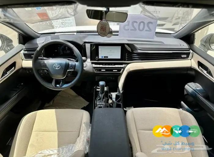 تويوتا كامري LE 2025 هايبرد بالنقد والتقسيط