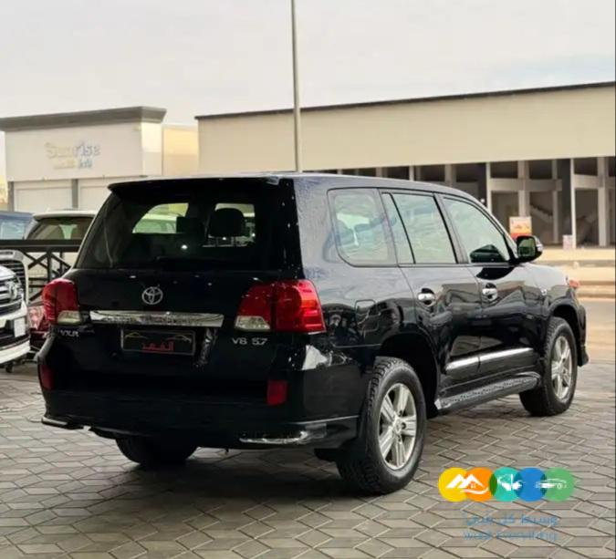 لاندكروزر – في اكس ار – 2012 – فل كامل / تم البيع