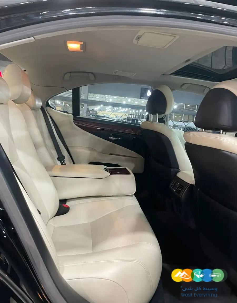 لكزس LS460 موديل 2011 فل كامل جدا نظيفه