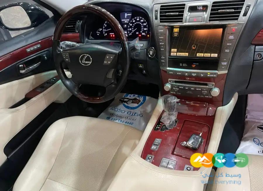 لكزس LS460 موديل 2011 فل كامل جدا نظيفه