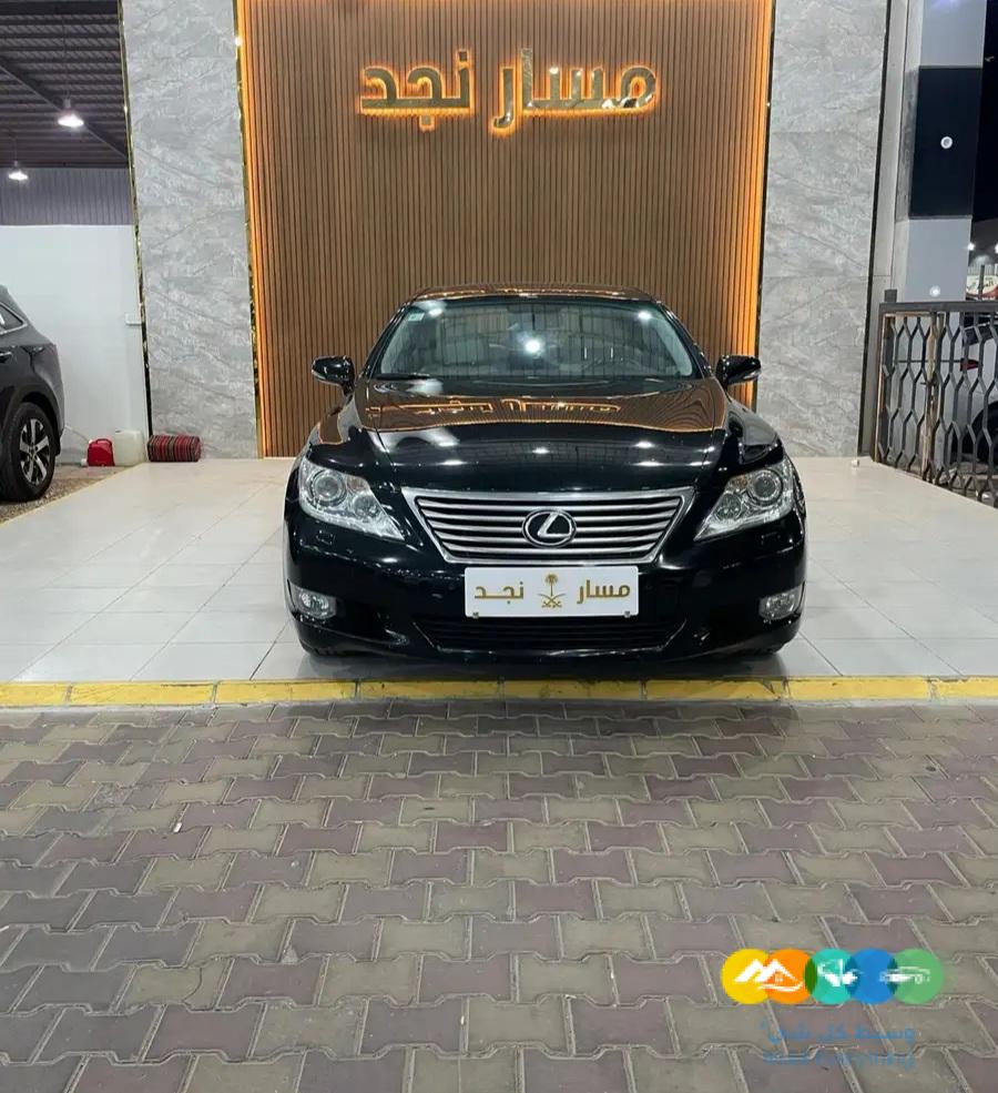 لكزس LS460 موديل 2011 فل كامل جدا نظيفه