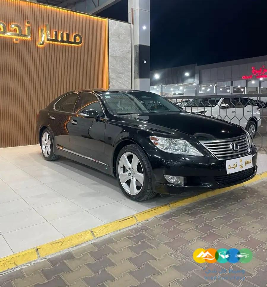 لكزس LS460 موديل 2011 فل كامل جدا نظيفه