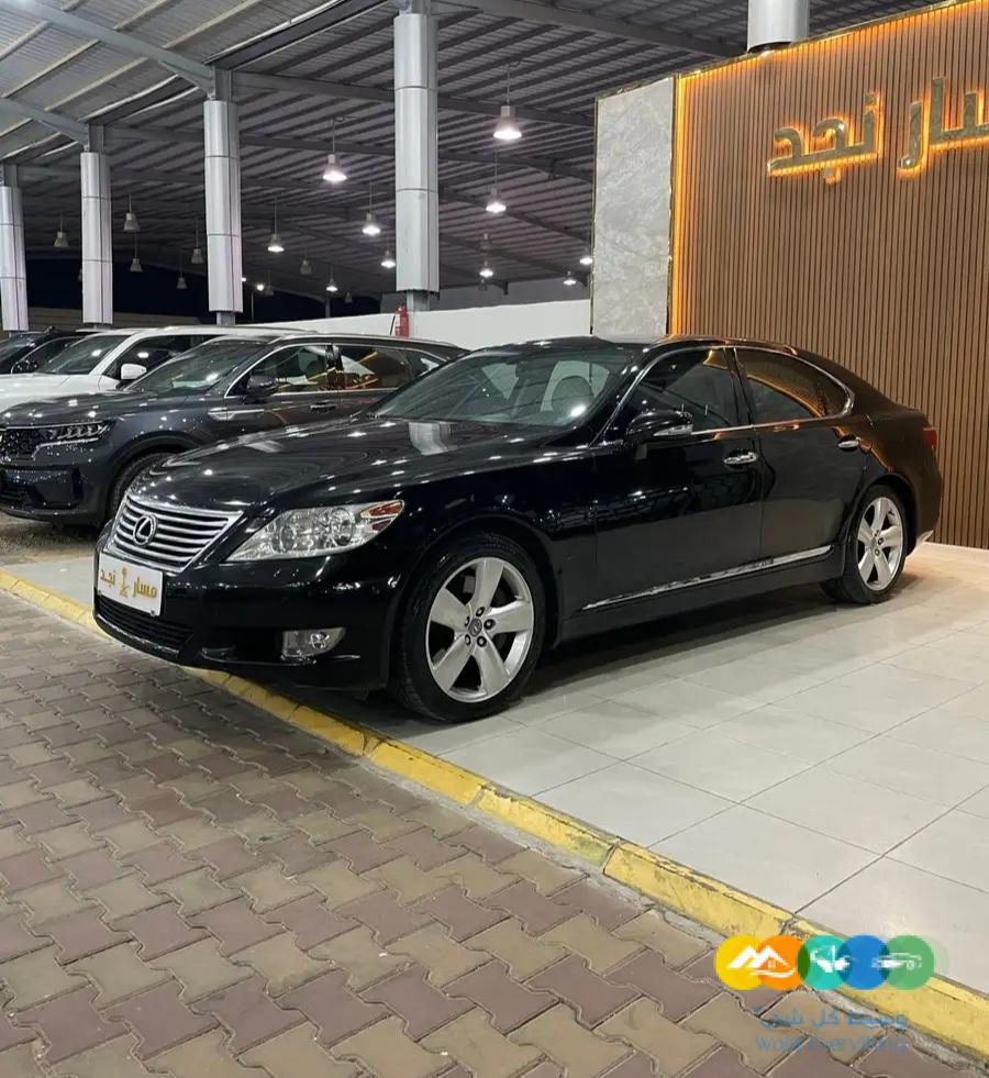 لكزس LS460 موديل 2011 فل كامل جدا نظيفه