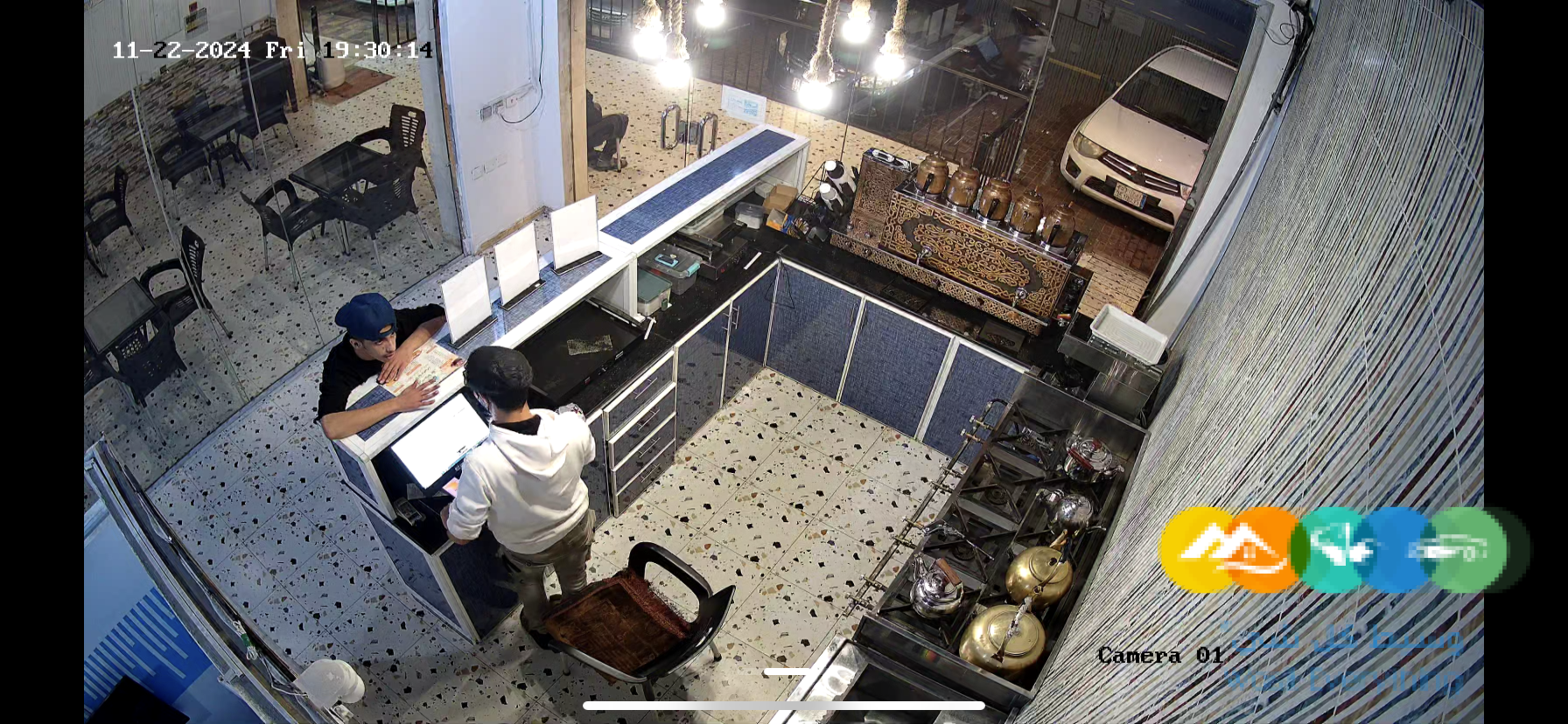 مطعم وديوانية لتقبيل مجهزة فتحتين