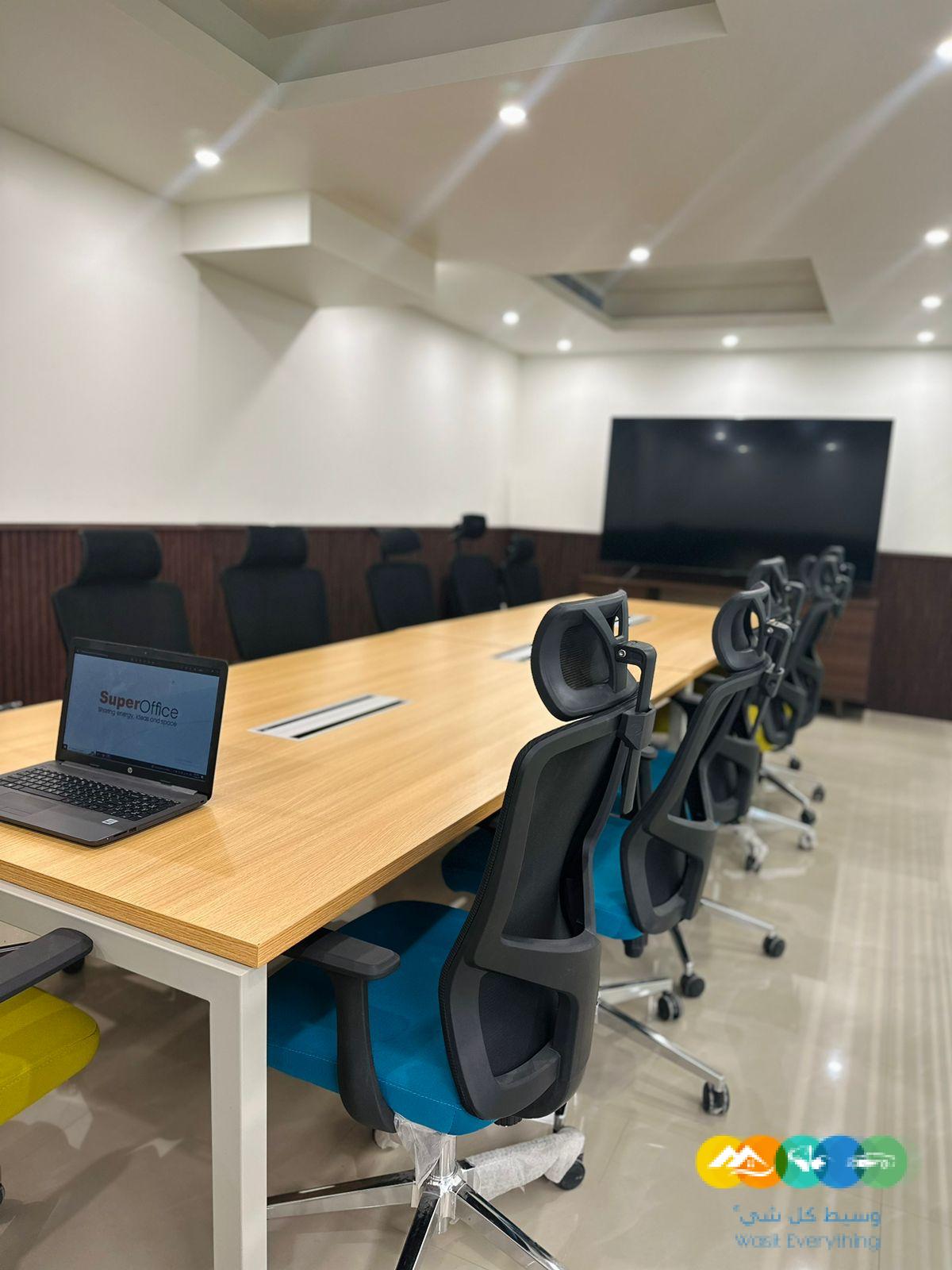 مكتب مؤثث جاهز للإيجار